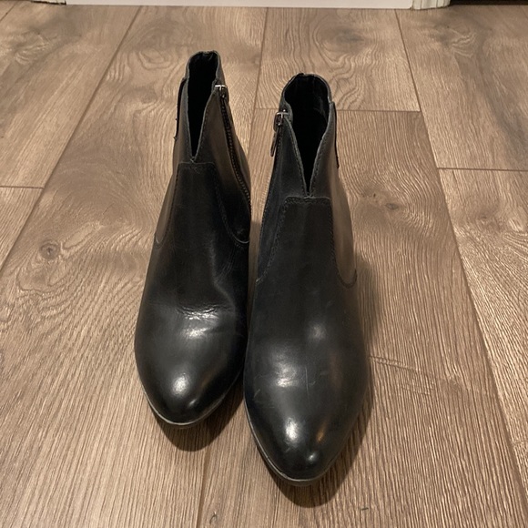 Frye Black Leather Booties NWOT 🖤 - Picture 3 of 8